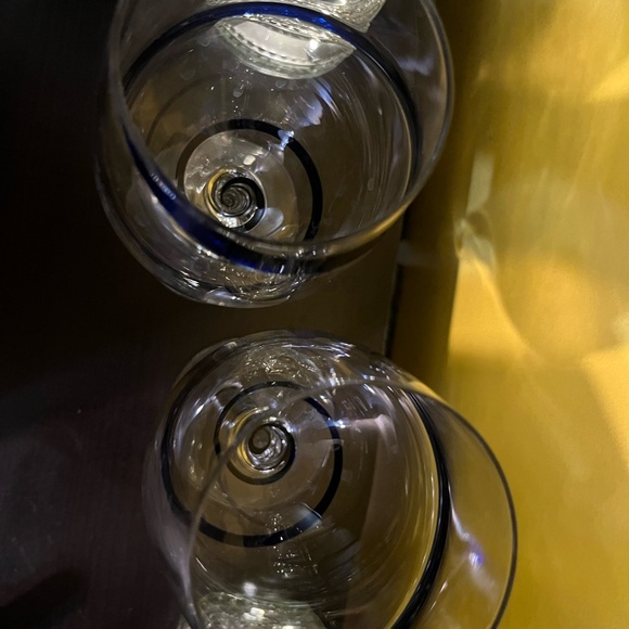 Elegant Blue Swirl Wine Glasses Retired PIER 1 Two Swirline Cobalt Swirl Glasses - Picture 3 of 4